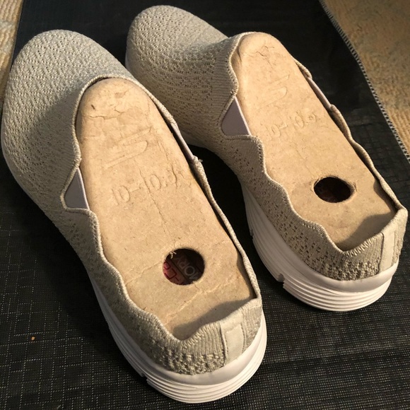 Classic Memory Foam Sandals - Picture 1 of 3